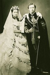 Royal Style - I’m not qualified but you can’t cut me off when there’s a wedding dress to look at...
