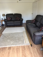 Which size rug will look better here?