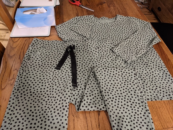 Any sewing aficionados? I need a stitch and bitch...