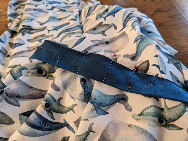 Any sewing aficionados? I need a stitch and bitch...