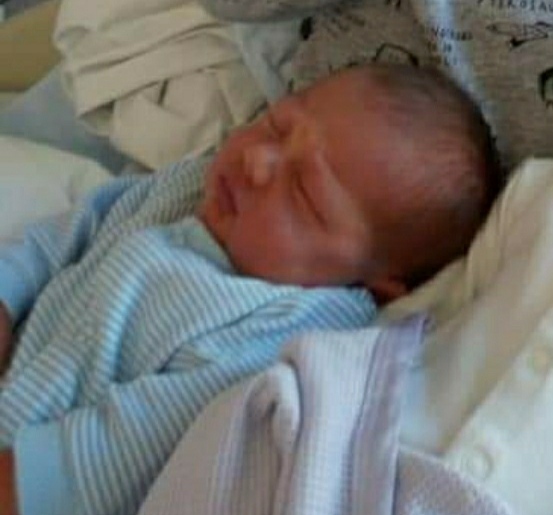 Help please - worried about bright red newborn