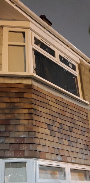 Shutters with blackout on a bay window?