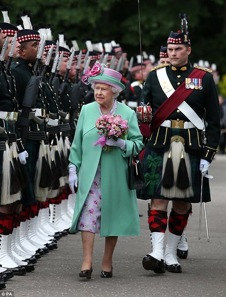 Do you think men should be allowed to wear skirts?