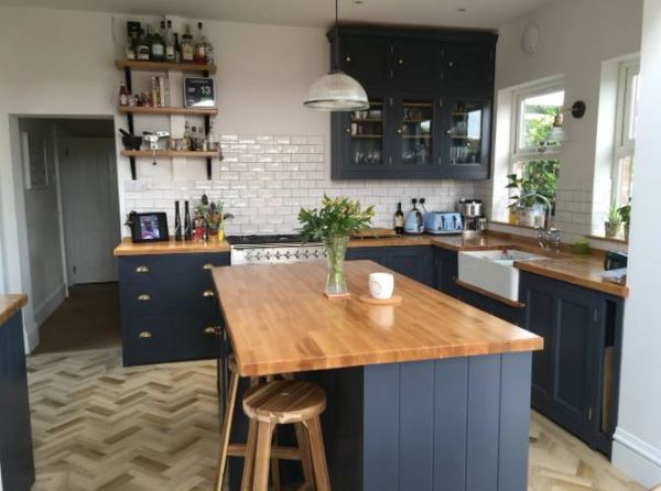 Shall I get a free standing kitchen?