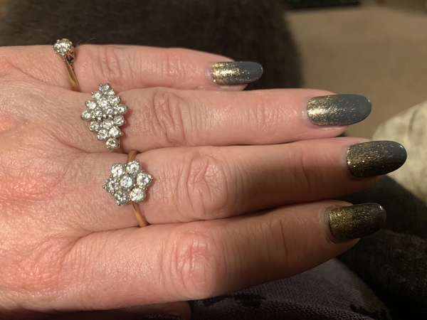 A lovely Christmassy sparkly nail polish.....