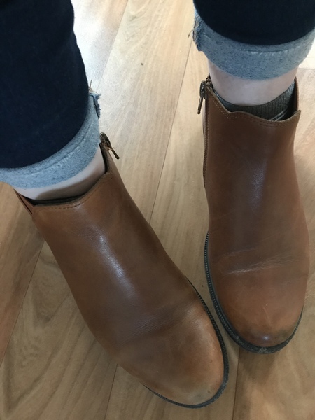 Jeggings and showing off your ankles at 40!!!