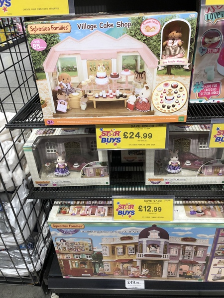 Thread 21 - the one where we all try to not eat all the hotel chocolat