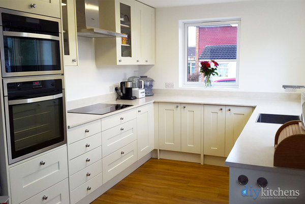 Can cream on cream ever look contemporary?