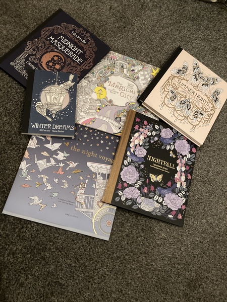 Adult colouring in