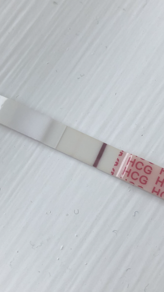 Positive test at 5dpo🤷🏻‍♀️🤔