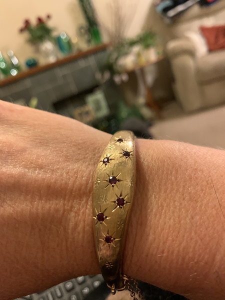 To ask if you prefer silver or gold jewellery?