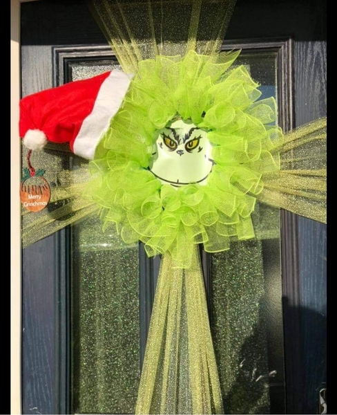 Is paying someone to “dress” the front door a thing now?