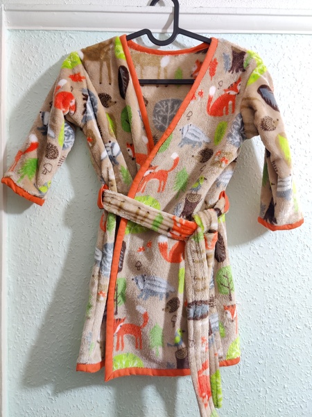 Any sewing aficionados? I need a stitch and bitch...