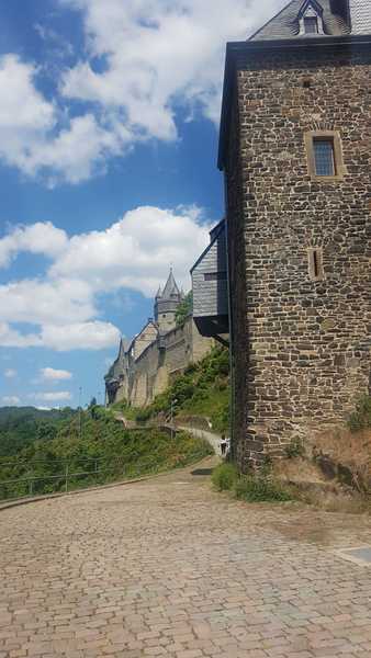 Come and tell me your dull and unexciting news 6: Calmly through the day