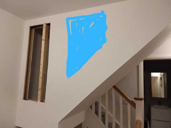 Internal windows in stairwell (photo)