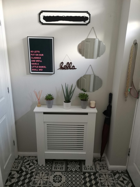 Anyone got a greige (grey-beige) paint shade?