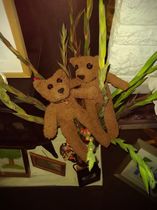 Any sewing aficionados? I need a stitch and bitch...