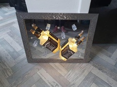 Facebook seller- Delightful home decoration or jizz on a mirror?