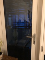 Putting up net curtains -- is this a job someone useless at DIY (me) can easily do?