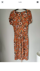 How’s this dress for autumn?
