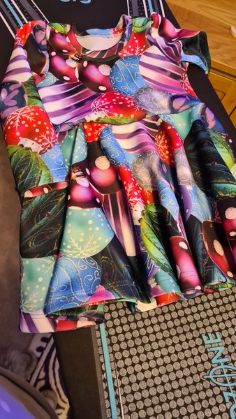 Any sewing aficionados? I need a stitch and bitch...