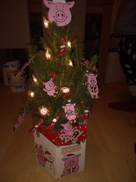Festive Fledglings Flap Frantically Towards A Calm, Clutter-free Christmas!