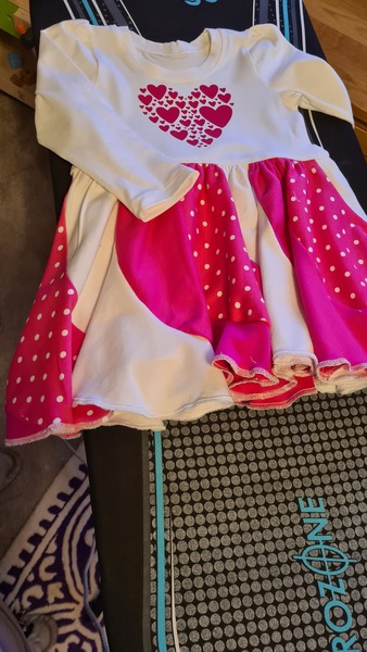 Any sewing aficionados? I need a stitch and bitch...