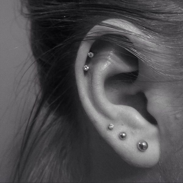 Help solve this earring related mystery!