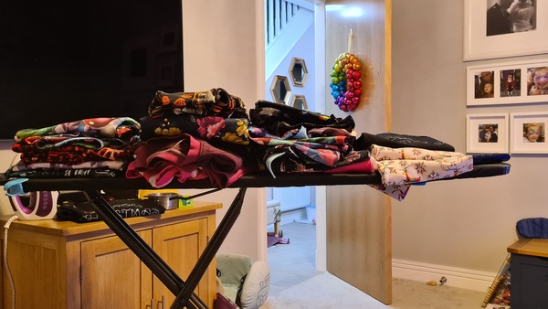 Any sewing aficionados? I need a stitch and bitch...