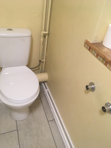 How would you zazz up this shower room for £500