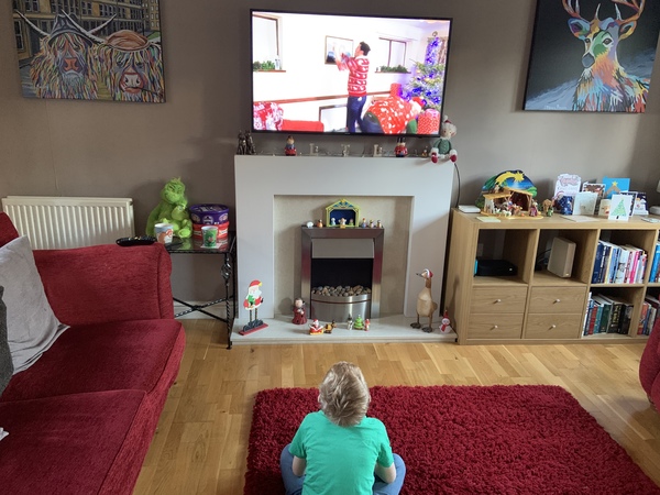 Is your tv wall mounted? If so can you show me a photo please?