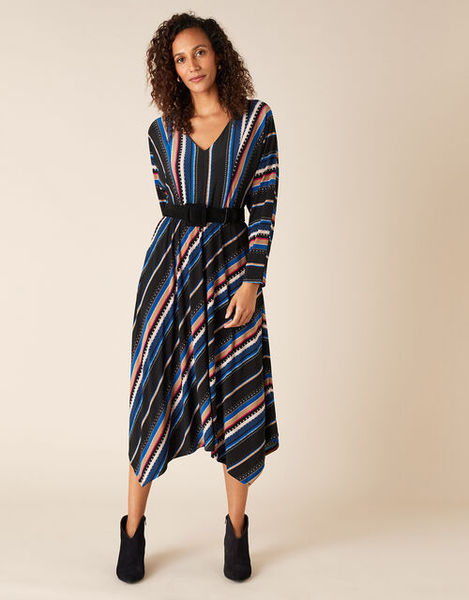 Would anyone like to suggest an outfit for me