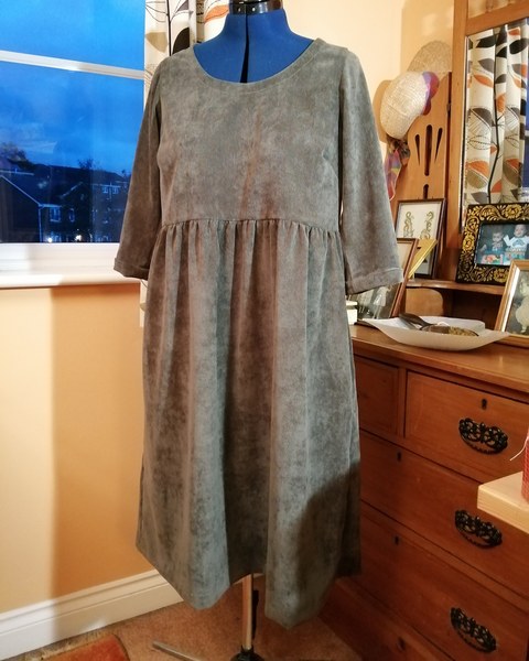 Any sewing aficionados? I need a stitch and bitch...