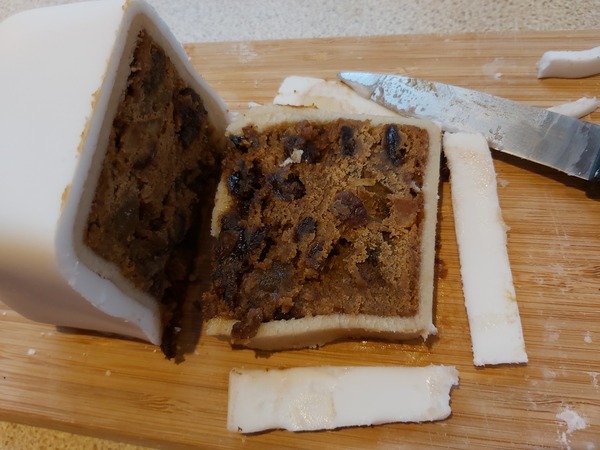 AIBU to hate icing?