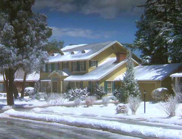 Bedrooms in American TV houses?