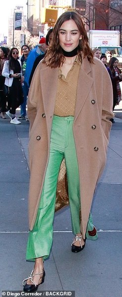 What makes someone look / seem classy?