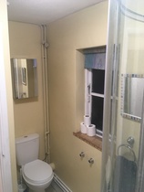 How would you zazz up this shower room for £500