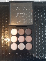 Natural pink eyeshadow palette