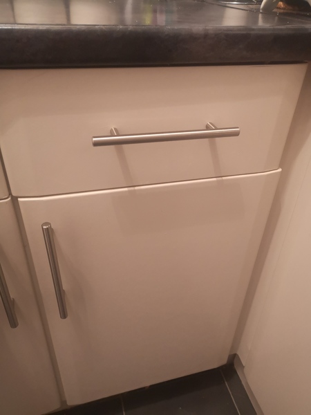 Has anyone painted their wood effect fitted wardrobe doors?