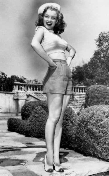 Be honest... do you think being a size 10 is more attractive than a size 14?