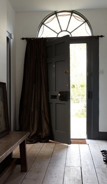 Stripped wood or painted archetraves and skirting boards? What's Mumsnet's view on this?