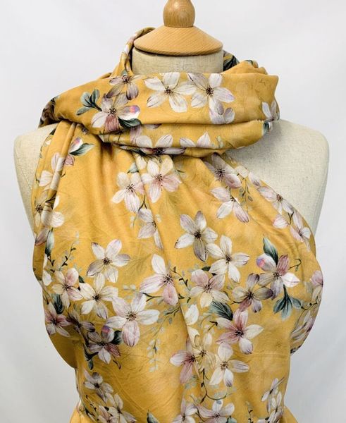 Any sewing aficionados? I need a stitch and bitch...