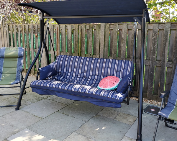 AIBU to despise outdoor sofa and coffee table sets?
