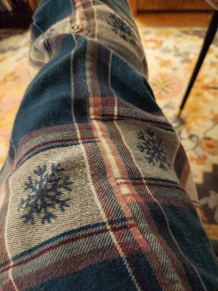 Any sewing aficionados? I need a stitch and bitch...