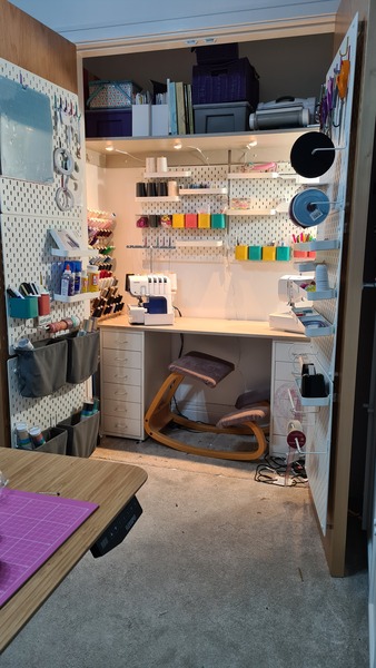 Any sewing aficionados? I need a stitch and bitch...