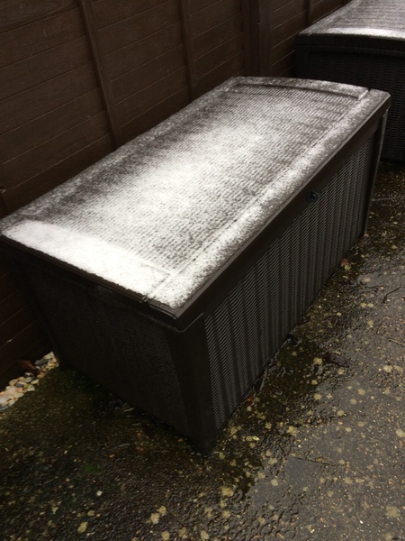 Will we have snow in London tomorrow?