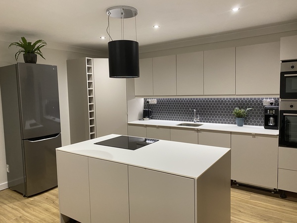 I know this gets asked a million times about kitchens, but....