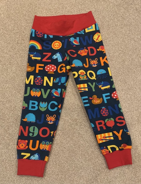 Any sewing aficionados? I need a stitch and bitch...