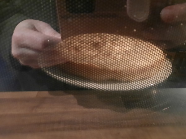 Oven has died  - can I finish the cake on the hob?