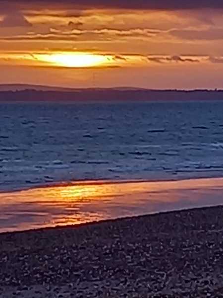 Do you live near the sea and a city?